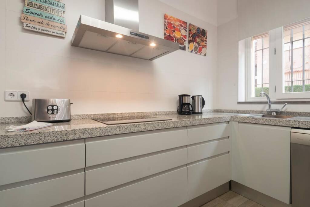 Precioso Piso En Paseo De La Bomba Free Parking Apartment Granada Luaran gambar